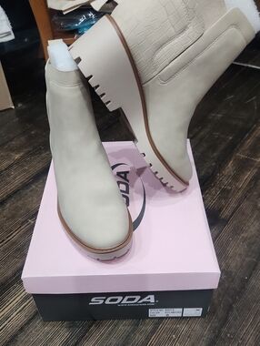 Chelsea Wedge Boot